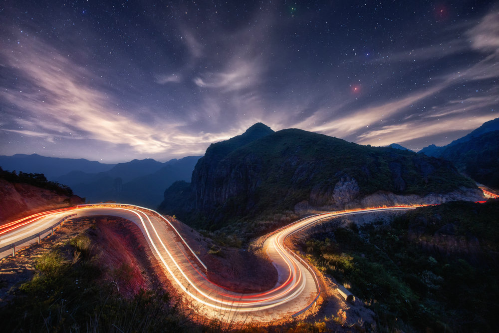 B類 2等獎(jiǎng) 周挺業(yè) 游龍?zhí)祀H.jpg B類 2等獎(jiǎng) 周挺業(yè) 游龍?zhí)祀H.jpg