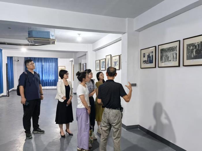 參觀紀念館.jpg